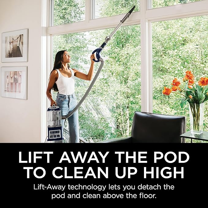 Shark 直立式吸塵器，Navigator Lift-Away Deluxe，大容量集塵盒，HEPA過濾器，操控可轉向，傢俱清潔工具和縫隙工具，藍色，NV360